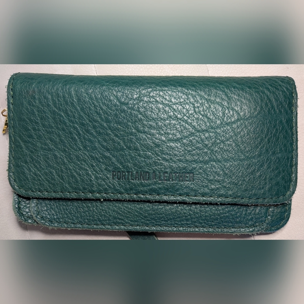 💚 Portland Leather Lily Wristlet In Bacalar + Unicorn Charm Clip 🦄